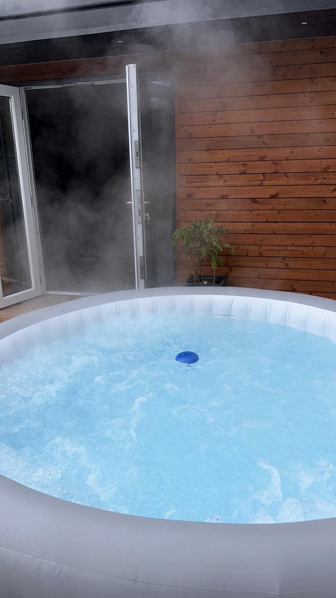 Modern Harrogate House Sleeps 10, Cinema Room & Hot Tub Bagian luar foto