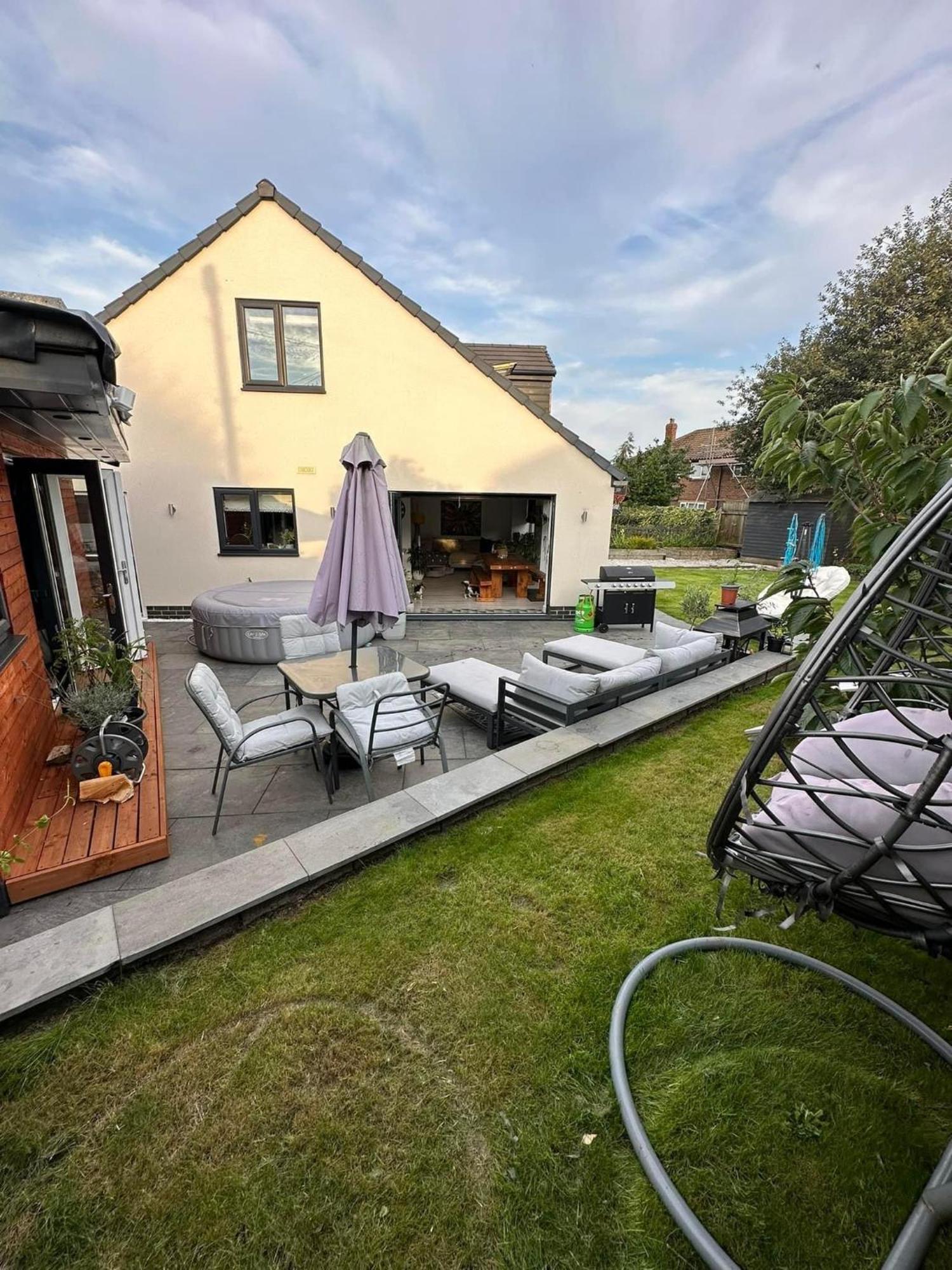 Modern Harrogate House Sleeps 10, Cinema Room & Hot Tub Bagian luar foto